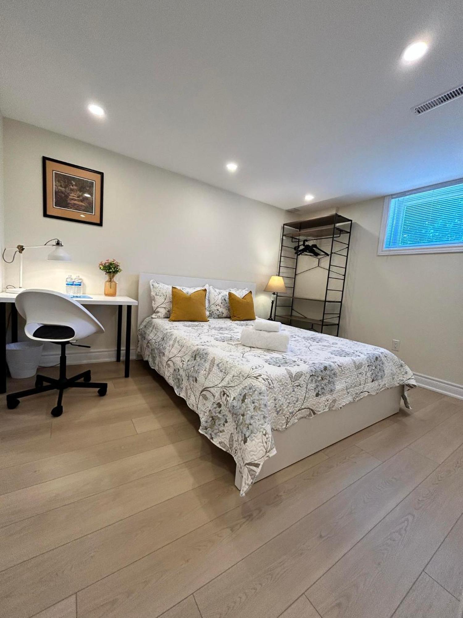 Brand New Lower Home With Exclusive Bathroom Toronto Exteriér fotografie